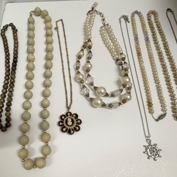 10 Pc Necklaces Crystal Bead Cameo Vintage Jewelry Lot - Picture 6 of 14
